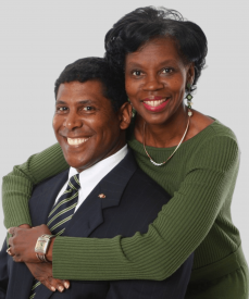 Picture of Dr. Daryl Jones (Col ret) and Martha Stevenson-Jones (Lt Col ret)